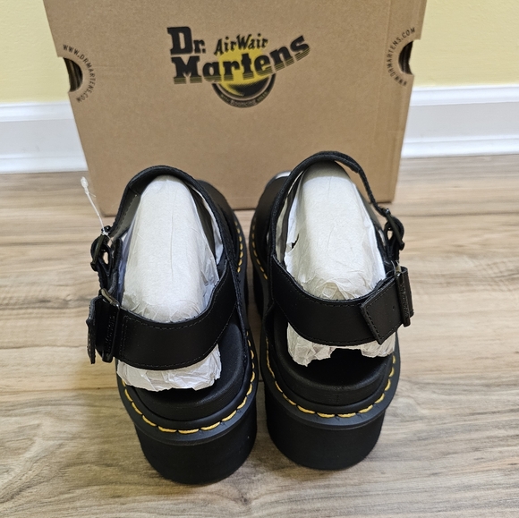 Dr. Martens VOSS WOMEN'S LEATHER STRAP PLATFORM SANDALS, size US 9 - Picture 5 of 12